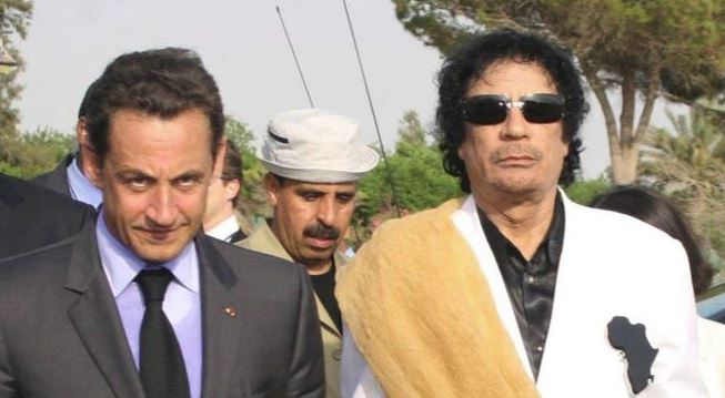 गद्दाफीबाट अवैधानिक आर्थिक सहयोग लिएको आरोपमा फ्रान्सका पूर्वराष्ट्रपति गिरफ्तार