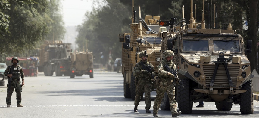 अफगानिस्तामा तालिबानद्वारा १० सैनिक र तीन सर्वसाधारणको हत्या