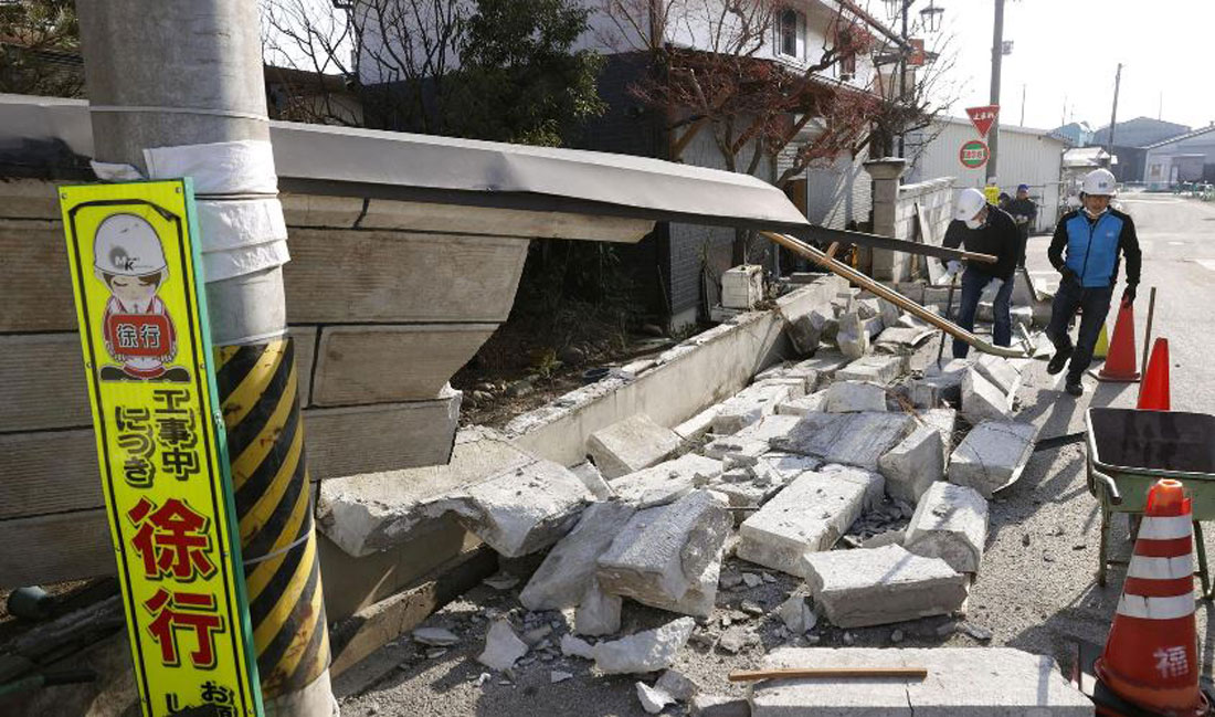 जापानमा भूकम्पपछि रेलसेवा बन्द, १०० बढी घाइते