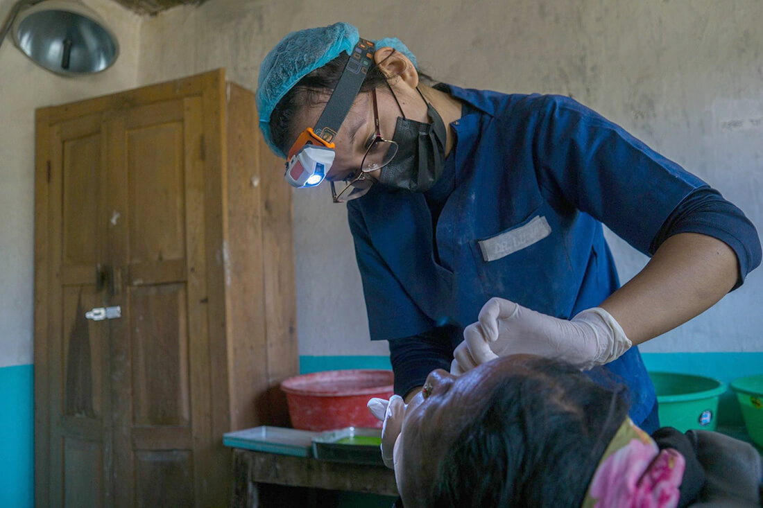 ‘एक एक पाइला’ अभियानद्वारा डोल्पामा स्वास्थ्य शिविर सम्पन्न, २ हजार बढी बिरामीको उपचार 