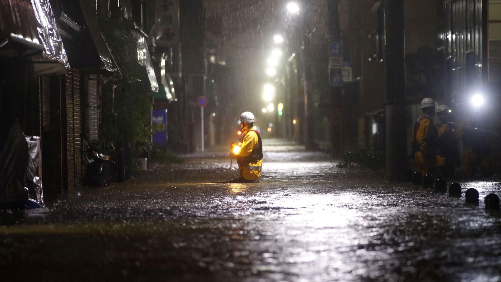 जापानमा भारी वर्षा र तुफान, ७० लाख मानिसलाई सुरक्षित स्थानमा जान आग्रह