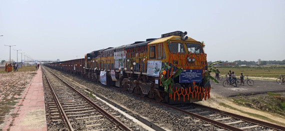 भारतबाट विराटनगर आइपुग्यो पहिलो कार्गो रेल (तस्बिरसहित)