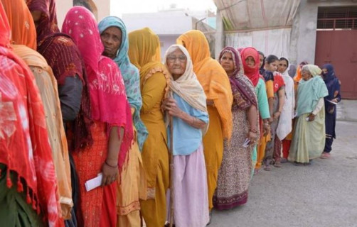 भारतमा तेस्रो चरणको मतदान : ९३ सिटको फैसला हुँदै