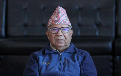 देश भ्रष्टाचारले ग्रस्त बन्दै छ : माधव नेपाल