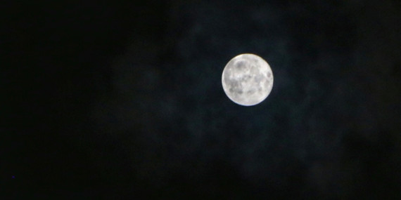 जनैपूर्णिमामा देखिएको चन्द्रमा 