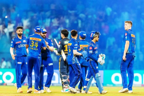 शीर्ष स्थानको गुजरातविरुद्ध मुम्बई २७ रनले विजयी