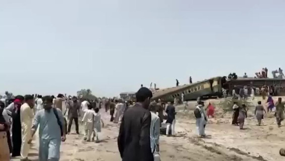 पाकिस्तानमा रेल दुर्घटना हुँदा १५ जनाको मृत्यु