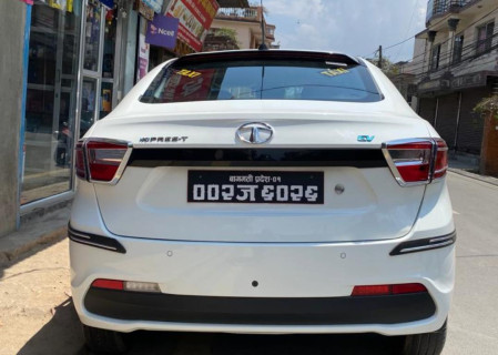 काठमाडौं उपत्यकामा टाटाका विद्युतीय ट्याक्सी ‘एक्सप्रेस–टी’, थप सुरक्षाका लागि जोडियो जीपीएस