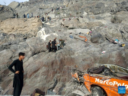पाकिस्तानमा बस खोलामा खस्दा १५ जनाको मृत्यु, २२ घाइते