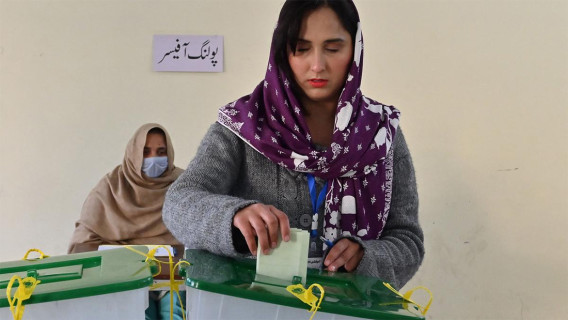 पाकिस्तान आमनिर्वाचन : मतदान जारी