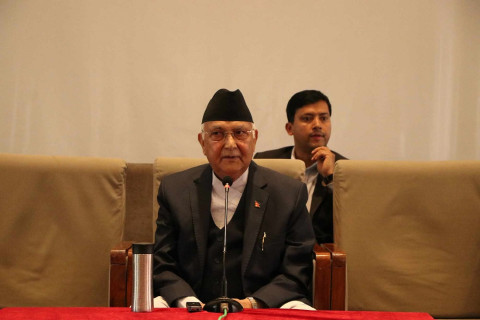 कांग्रेसलाई ओलीले भने– हाम्रो मन भतभती पोल्दैन, माधव नेपाललाई प्रधानमन्त्री बनाए हुन्छ
