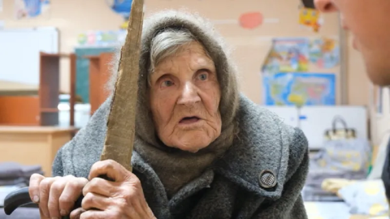 रुस–युक्रेन युद्धले भागेकी ९८ वर्षीया वृद्धा भन्छिन्- रुसी आक्रमण दोस्रो विश्व युद्धभन्दा खराब