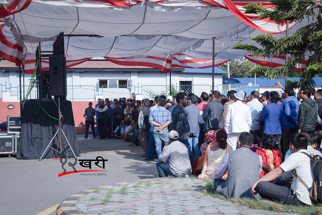 नेपाल कम्युनिष्ट पार्टीको ६९ औं स्थापना दिवसको अवसरमा राष्ट्रिय सभा गृहमा आयोजना गरिएको कार्यक्रममा सहभागी । हलमा नअटाएपछि बाहिर स्क्रीनमा कार्यक्रमको प्रत्यक्ष प्रशारण गरिएको थियो । त