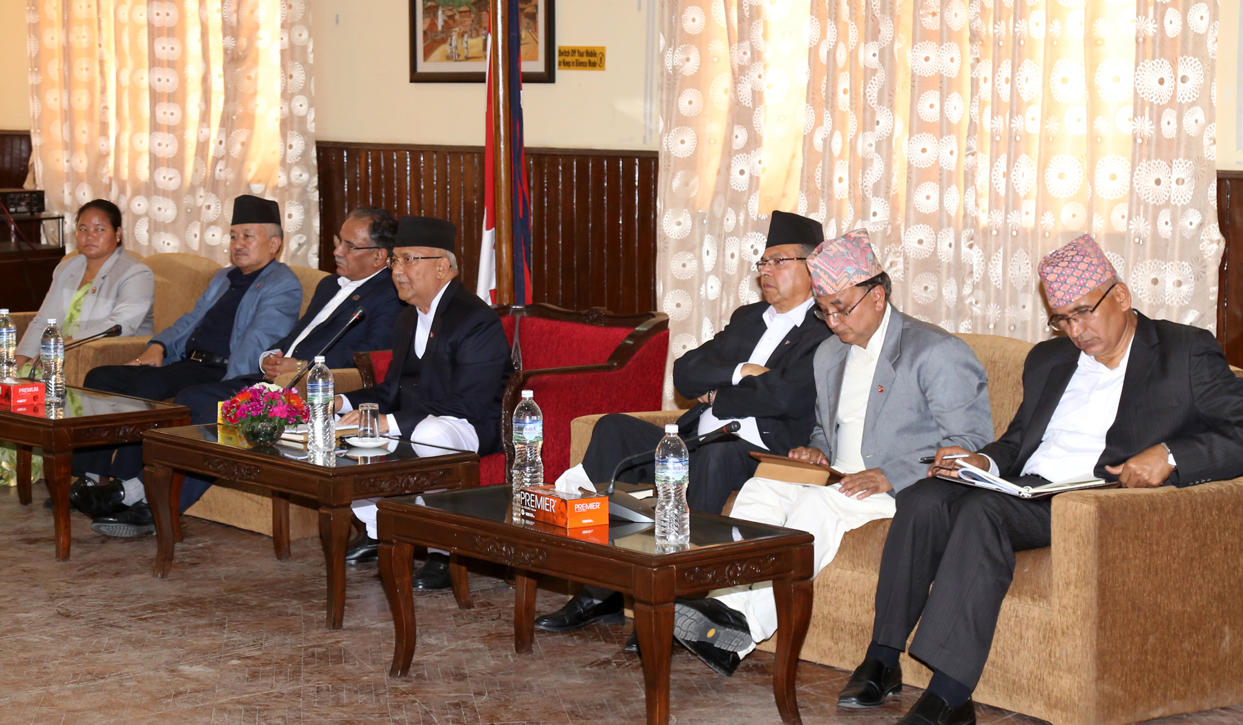 नेपाल कम्यूनिष्ट पार्टीकोे वालुवाटारमा बसेको दोस्रो केन्द्रीय वैठकलाई सम्बोधन गर्दै प्रधानमन्त्री तथा पार्टी अध्यक्ष केपी शर्मा ओली । तस्बिर : प्रदीपराज वन्त,रासस