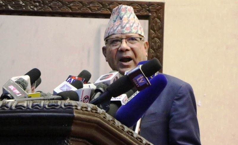 संविधान र गणतन्त्रविरुद्ध फुर्तीफार्ती गर्नेका विरुद्ध समाजवादी मोर्चा : माधव नेपाल