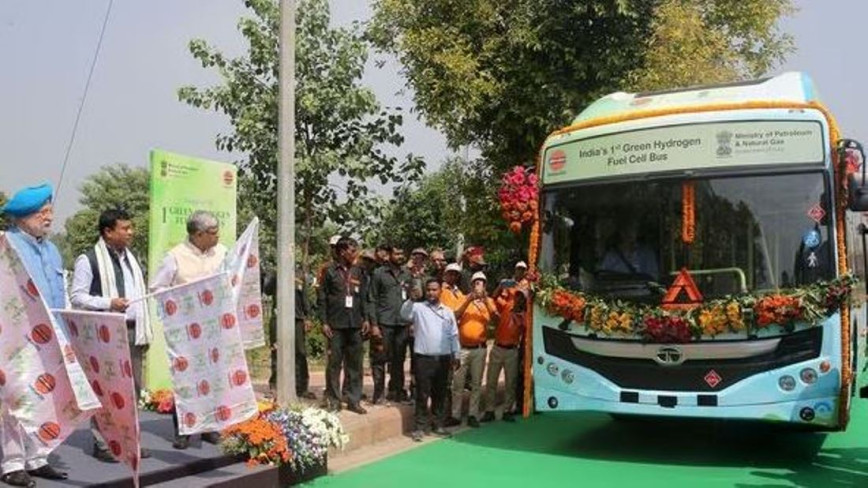 भारतको दिल्लीमा पहिलो हरित हाइड्रोजन इन्धन सेल बस सञ्चालन