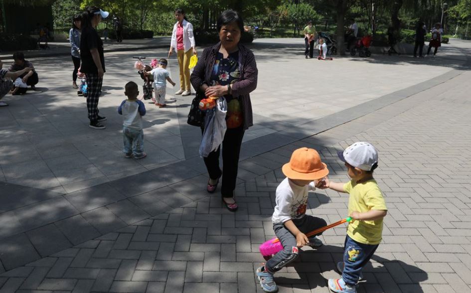 सन् २०२५ भन्दा पहिले चीनको जनसङ्ख्या घट्ने अनुमान