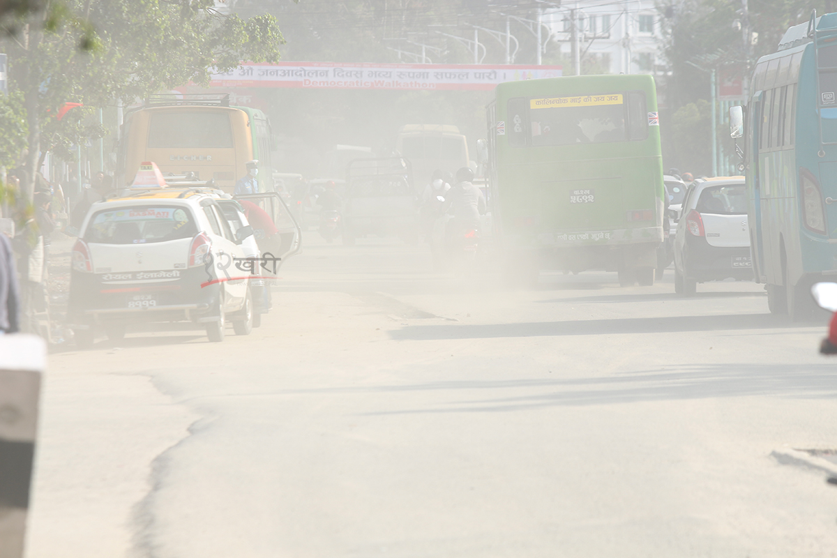 काठमाडौंका सडकमा ब्रुमर चले तर धुलो चलेन 