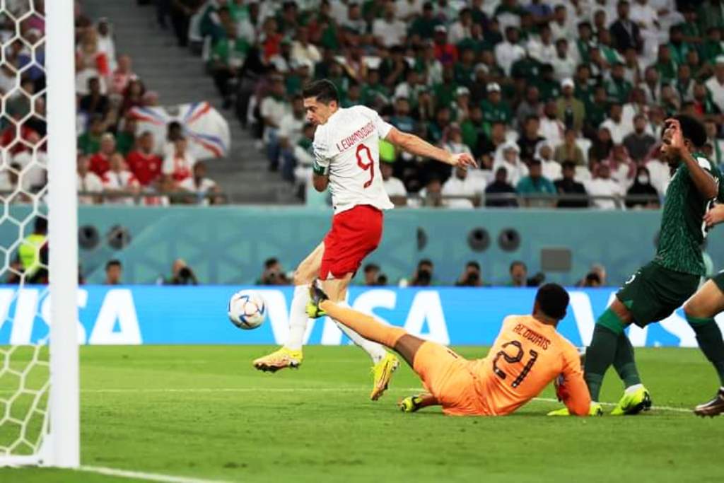 लेवान्डोस्कीले विश्वकपमा पहिलो गोल गर्दा पोल्यान्डले साउदीलाई हरायो 