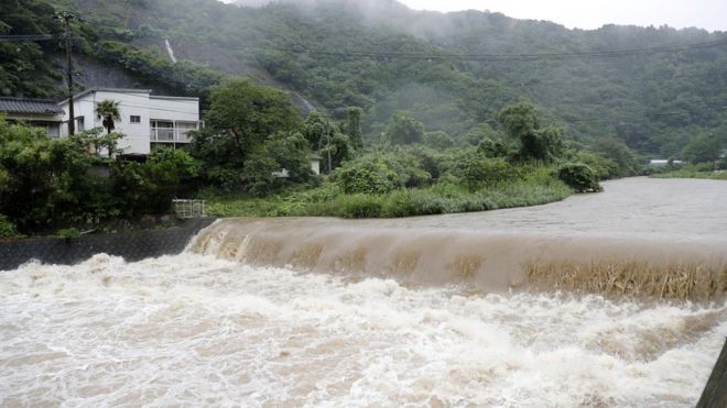जापानमा भारी वर्षा, ८ लाख मानिसलाई अन्यत्र सारिँदै