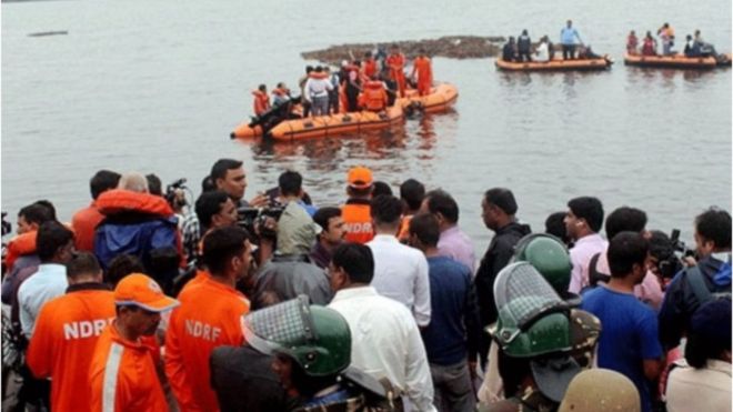 भारतमा डुंगा दुर्घटनामा कम्तिमा ११ जनाको मृत्यु