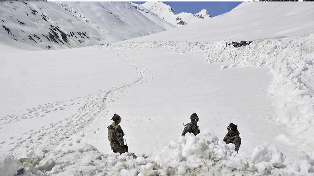  उत्तरी काश्मीरमा हिम पहिरोमा परी तीन जवानको मृत्यु 